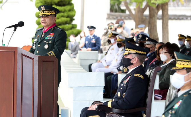 박한기 대장 전역…40년 전 학군단 제복 입은 청년, 軍 최고 자리까지