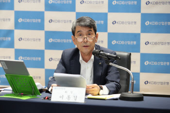 쌍용차 지원하느냐 묻자…이동걸 "지속가능성이 본질"(종합)