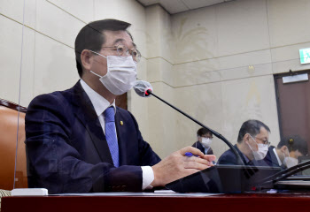 21대 첫 국감…秋 아들 의혹·확대재정 등 이슈
