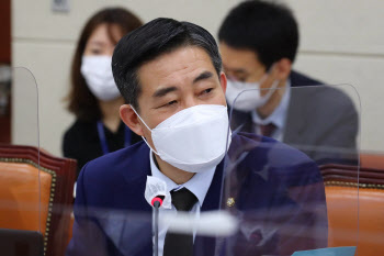 신원식, 군첩보 유출 논란 일자 “여당이 먼저 했다”