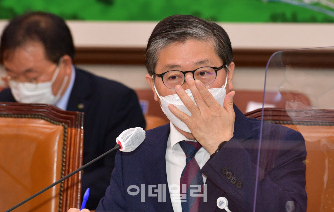 [포토]변창흠, 'LH임대주택 하자 문제, 꼼꼼히 못 살펴 죄송'