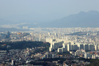 “대학생 2만여명 집값 상승때문에 장학금 못 받거나 덜 받아"