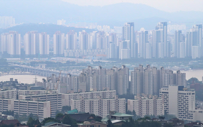 아파트 거래 끊겨도 신고가는 계속 나온다