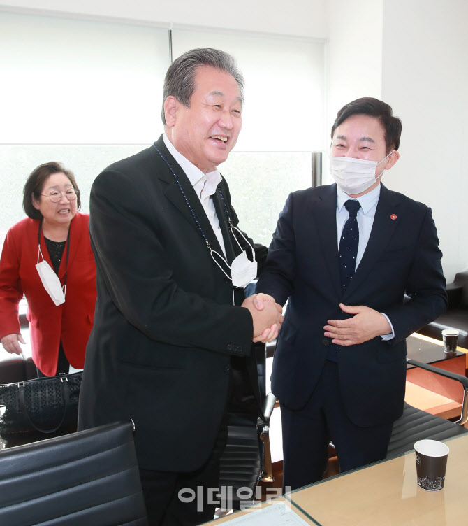 [포토]'악수하는 김무성-원희룡'