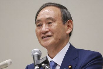 취임 한 달 日스가, '親서민·脫관료' 시동…장기집권 포석
