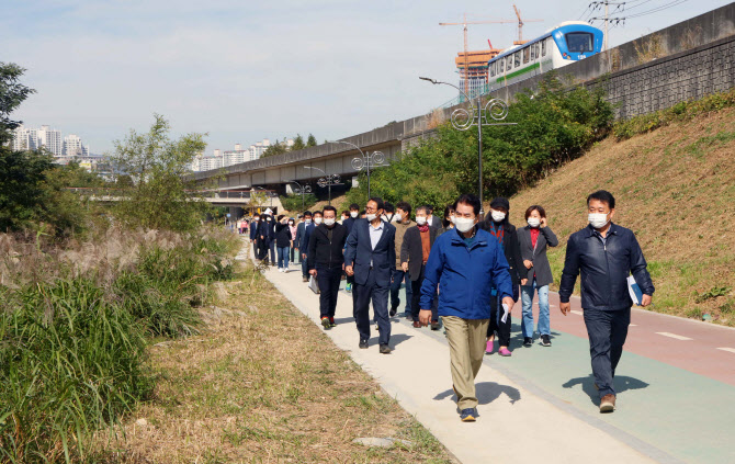 백군기 용인시장 기흥구 시민감시단과 민원 현장 점검