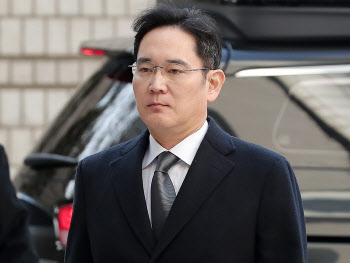 '불법 승계 의혹' 이재용 22일 첫 재판…法 "방청권, 추첨 배포"