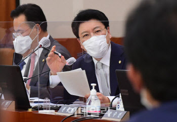 장제원, 부산시장 불출마 선언…“김종인, 낙선운동 하나”