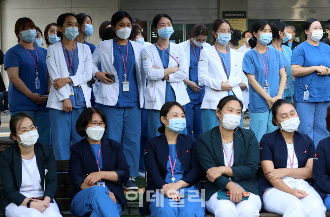 [포토] 음압격리병동 간호사들