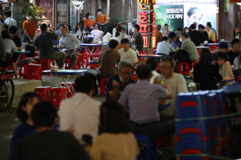 노가리 골목 살린 '을지OB베어' 폐업 위기…"백년가게 사업 독 됐다"