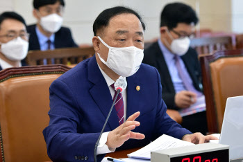 靑 "'대주주 3억 기준' 재검토, 사실 아냐"…과세 기조 고수