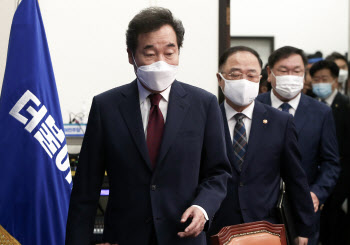 대권 행보 본격 가속…이낙연, 당에 이어 경제 장관 군기잡기(종합)