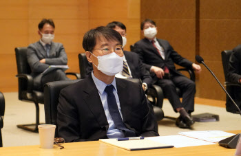 장하성, 고려대 카드쪼개기 사과…"유흥업소 이용은 아니다"