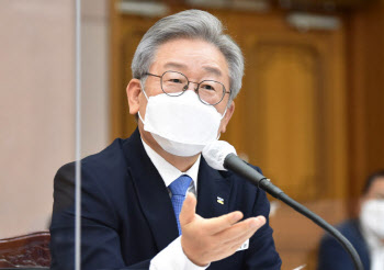 이재명 "탈원전은 가야할 길…국민 안전 뒷전에 둘 수 없다"
