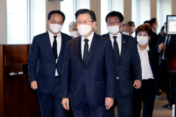 황교안, 서울 종로구 조직위원장 사의