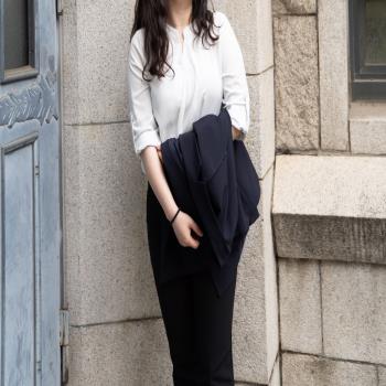 "졸업사진을 꼭 치마입고 찍을 필요 있나요?"