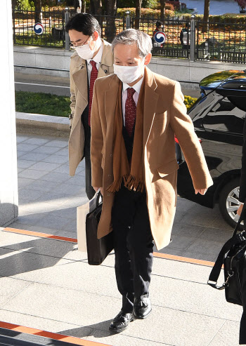 日재판관의 쓴소리…"징용문제는 인권문제, 대국적 결단해야"