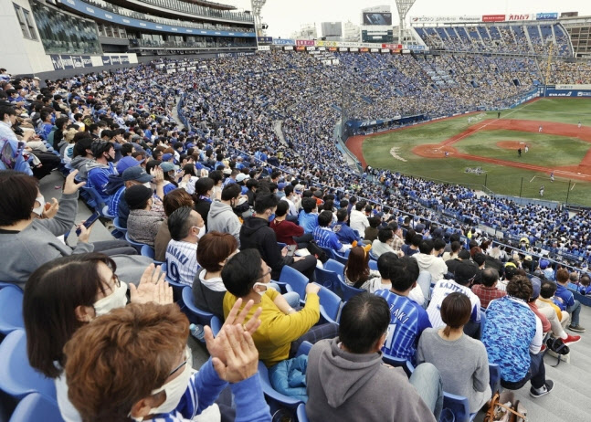 이 시국에 일본 야구장 2만8000명 코로나 인체실험…올림픽 대비