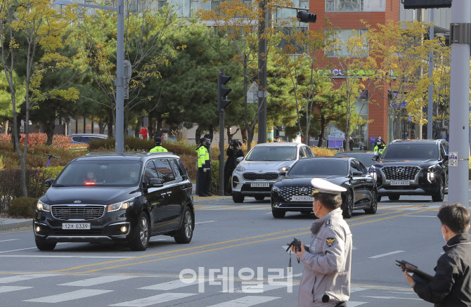 [포토]동부구치소 도착한 이명박 전 대통령