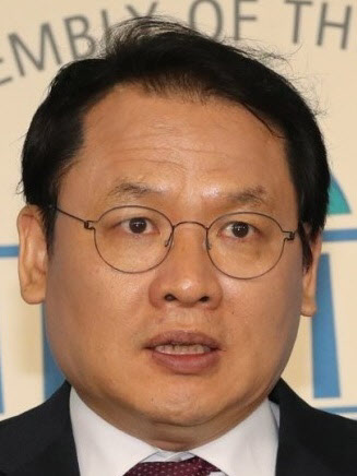[인터뷰]강신업 前 대변인 "'수사지휘권' 남발한다고 검찰개혁 안 돼. 그때뿐"
