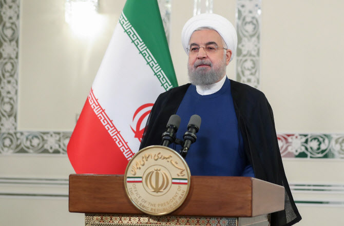 이란 대통령 "美 대선 누가 되든 상관 없다…혹독한 상황 대비"