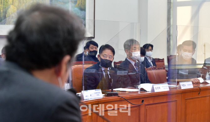 [포토]'발언하는 김경배 한국지역경제살리기 회장'