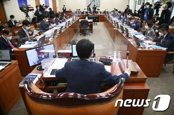 구글 갑질방지법 산으로 가나..야당 시간끌기에 미대사관 개입까지