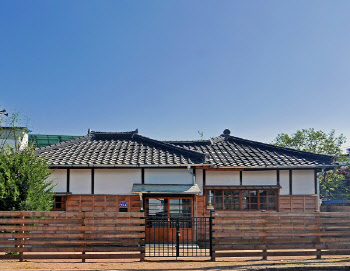 리플레이스, 문경 ‘볕드는 산’ 셀프 스튜디오로 리뉴얼