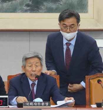 유인태 “ 秋·尹 갈등, 고집 센 둘이 충돌…임명권자 나서야”