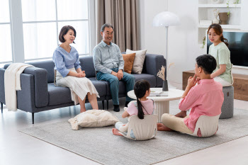 자세교정의자 그래비티체어, 와디즈 펀딩 하루만에 600% 달성