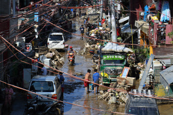 필리핀 강타한 태풍 '밤꼬'…최소 62명 사망·실종