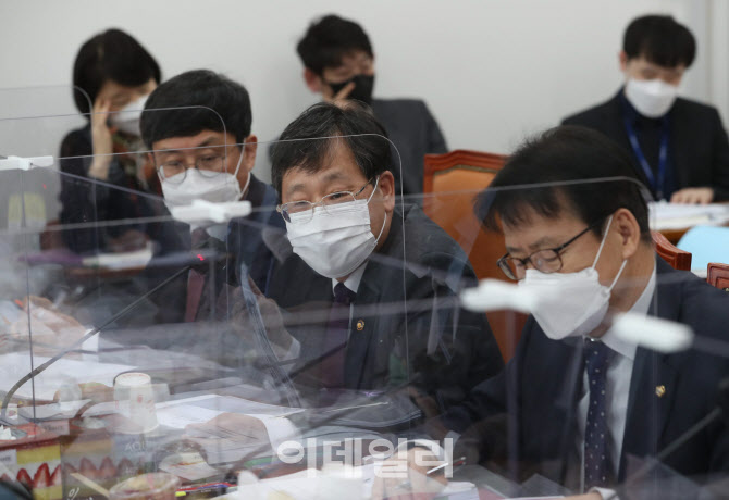 [포토]제1차 예산안등 조정소위, '발언하는 안일환 기재부 차관'