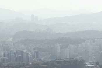 17일도 서쪽지방 미세먼지 `나쁨`…낮 기온은 포근