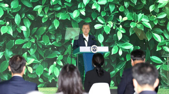文대통령, 삼바 적극 칭찬 “의약품 위탁생산 1위 도약할 것”