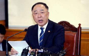 홍남기 “공공임대 최대 30년 거주…6만3000가구 공급”
