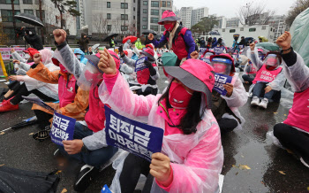 서울 `급식파업` 첫날 참가율 3.8%…36개 학교 급식차질