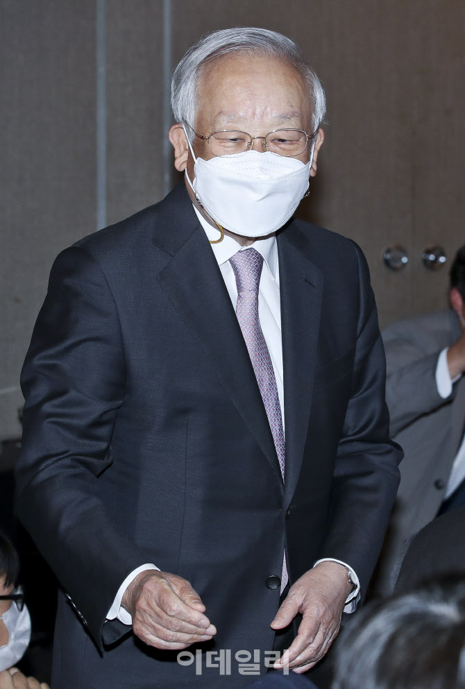 [포토]이언주 전 의원 '부산독립선언' 출판기념회 찾은 손경식 경총 회장