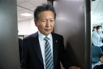 정청래 "추미애가 이긴다..윤석열은 칼끝 쥔 형국"