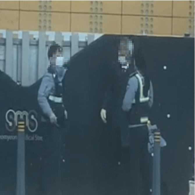 “제2의 대림동 여경?”...젠더 갈등 부추기는 온라인 커뮤니티