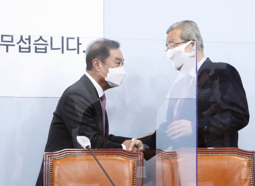 김종인 "정부·여당, 권력 얼마나 타락할 수 있는지 보여줘"