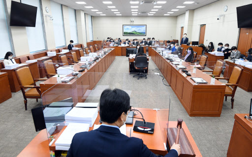 野, 노조법 등 ILO 비준 핵심법안 환노위 안건조정 신청 철회