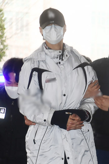 '지인 폭행'…‘쇼미더머니3’ 래퍼 아이언 구속 갈림길