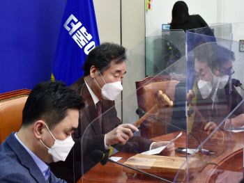 與, 중대재해기업처벌법 속도…연초 상임위 의결 추진