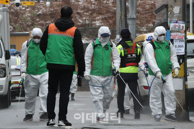 [포토]조두순 거주지 인근 도로 방역