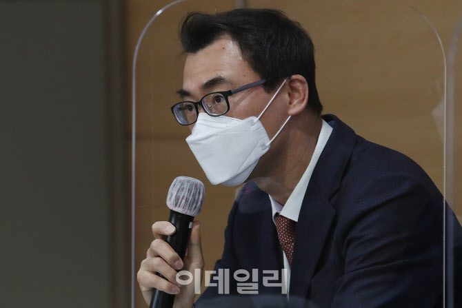 [포토]모두발언하는 신봉삼 공정위 사무처장