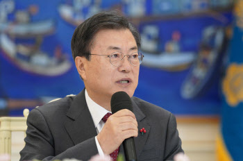 文 "검·경 민주적 통제 필요…수사과정 인권보호 강화돼야"