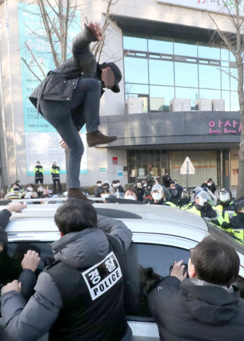 ④12년만에 사회로 던져진 조두순…'사적응징' 논란도