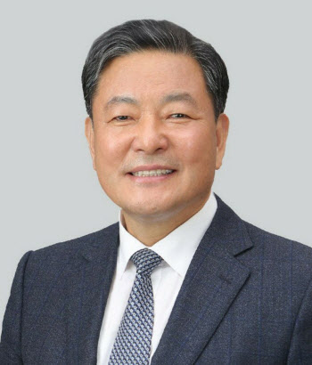 국가보훈처장에 황기철 前해군총장…인사청문회 없이 31일 취임