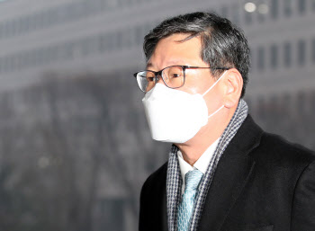 이용구 "'집단감염' 선제적 방역조치 미흡…국민 여러분께 송구"