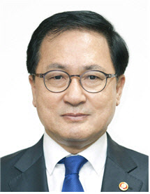 [속보]文대통령, 신임 대통령비서실장에 유영민 전 과기부 장관 내정